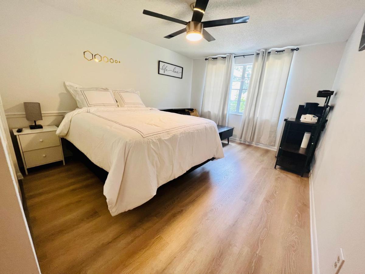 Ferienwohnung Jk Royal Studio - Great Location Tampa Exterior foto
